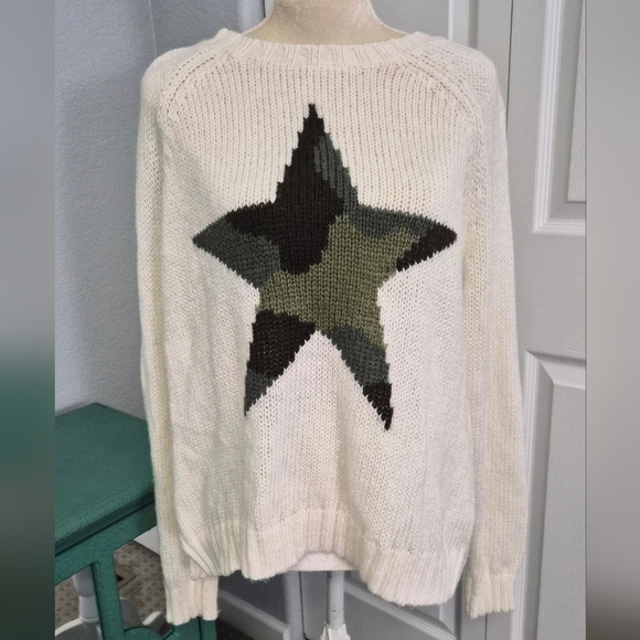 SPRING SALE | Wooden Ships Camo Star Raglan Sweater M/L - Picture 2 of 5